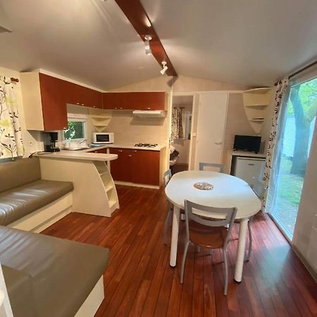 Camping De Baignes 호텔 외부 사진