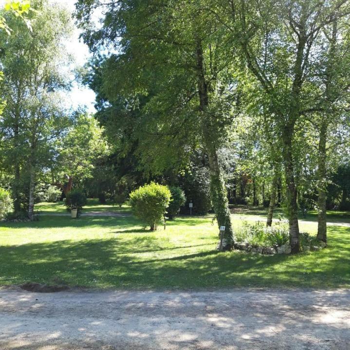 Camping De Baignes 호텔 외부 사진